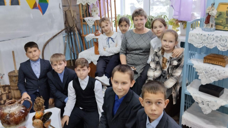 Экскурсия в музейную комнату.